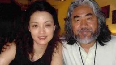 爆料导演妻子是谁啊视频,揭秘幕后的爱情故事  第2张 爆料导演妻子是谁啊视频,揭秘幕后的爱情故事  第2张